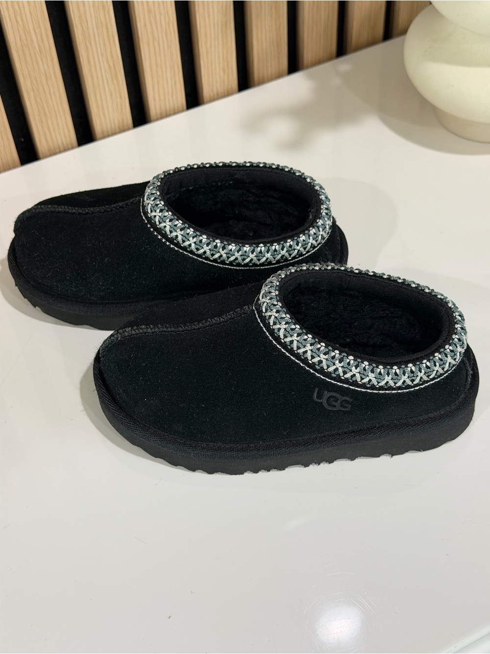 UGG Kids Tasman Slipper Black, Size 9
